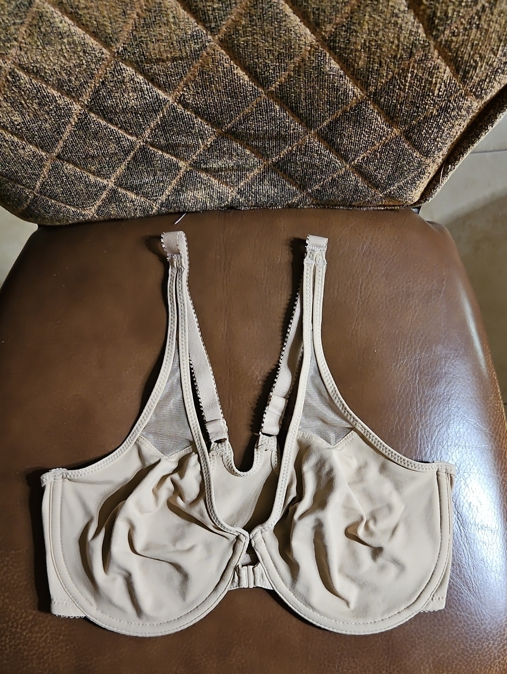 Wacoal Body By Wacoal T-Shirt Racerback Front Close Underwire Tan Bra Seamless